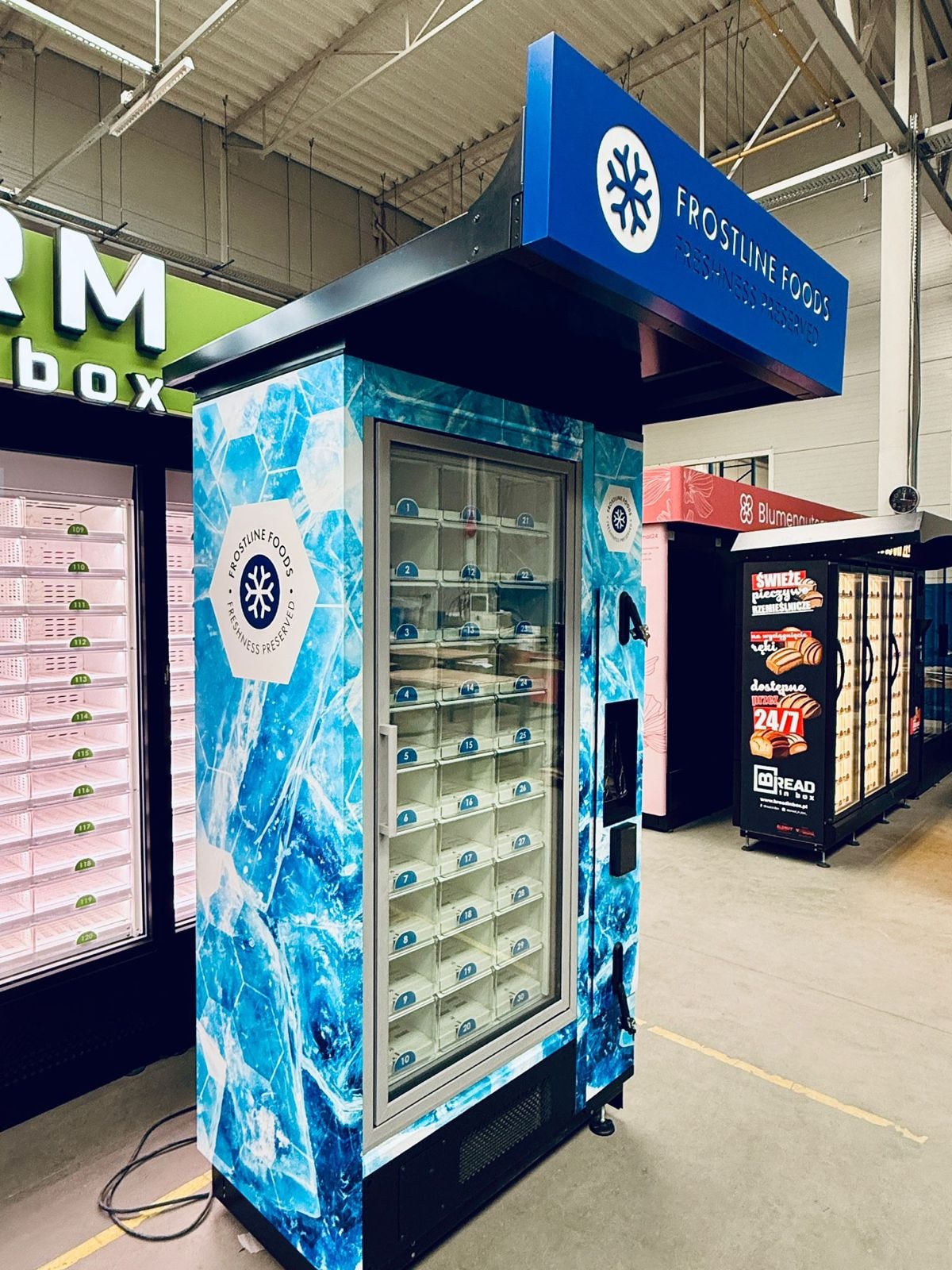 Морозильный автомат Frostline Foods, вид сбоку